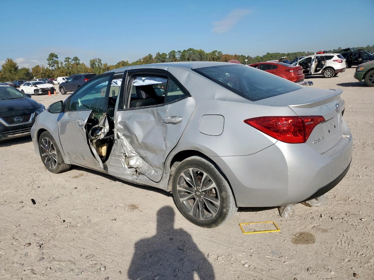 Toyota Corolla L Image 6