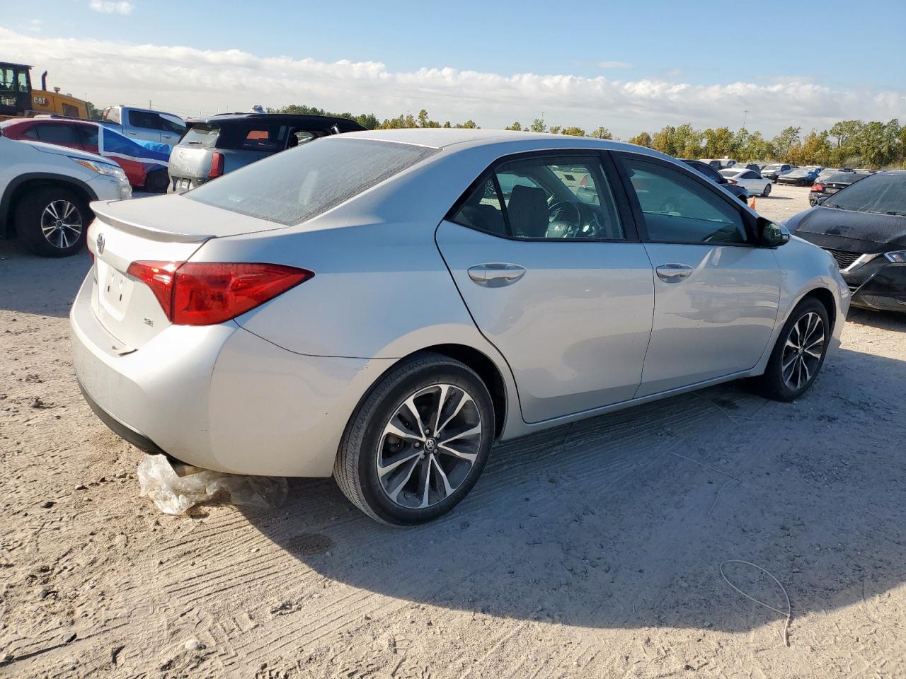 Toyota Corolla L Image 3