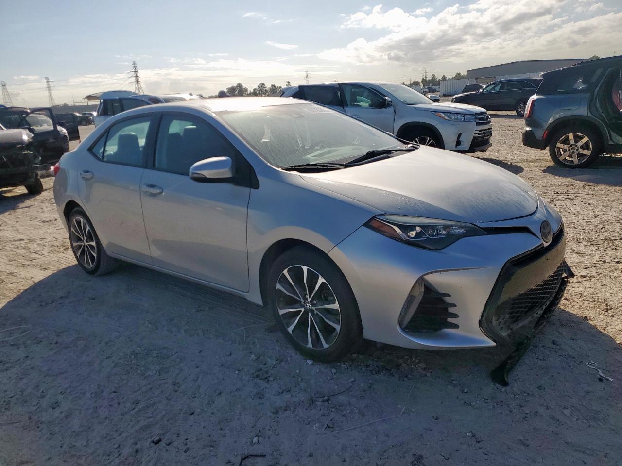 Toyota Corolla L Image 4