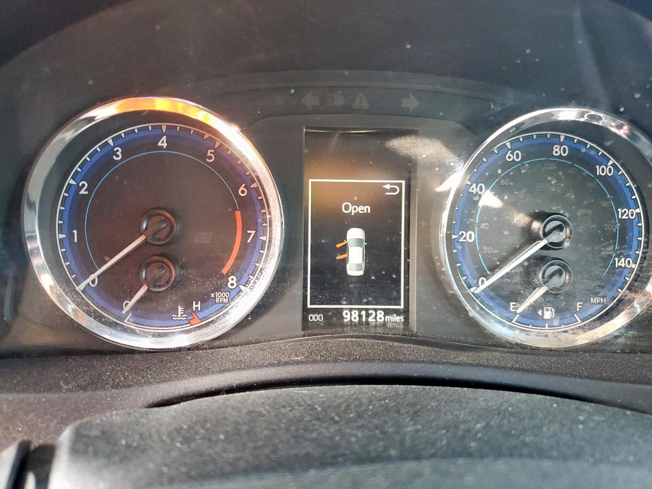 Toyota Corolla L Image 8