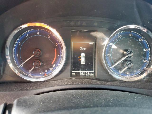 Toyota Corolla L Image 8