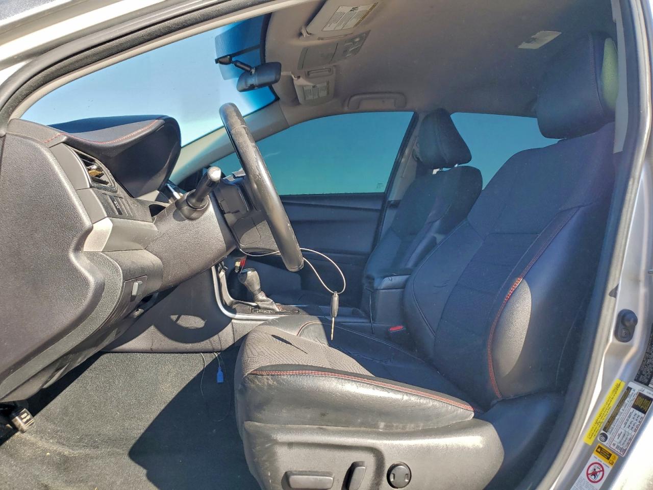 Toyota Camry Le Image 4