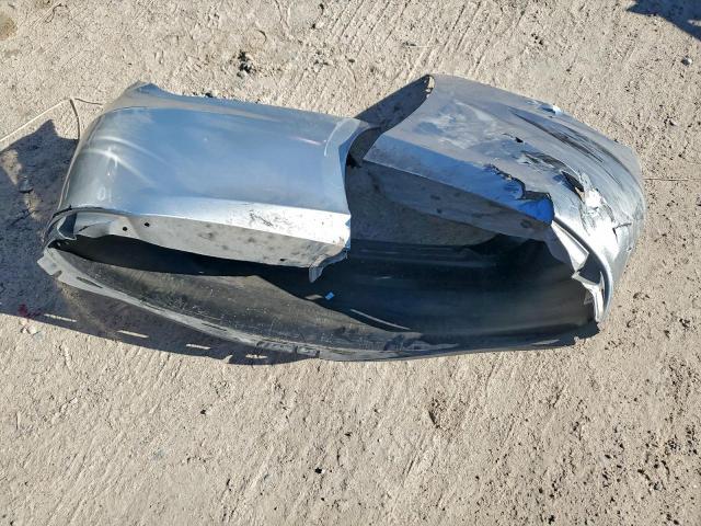 Toyota Camry Le Image 7