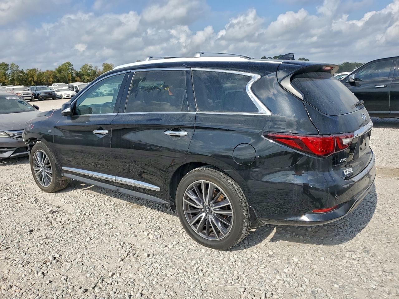 INFINITI Qx Luxe Image 6