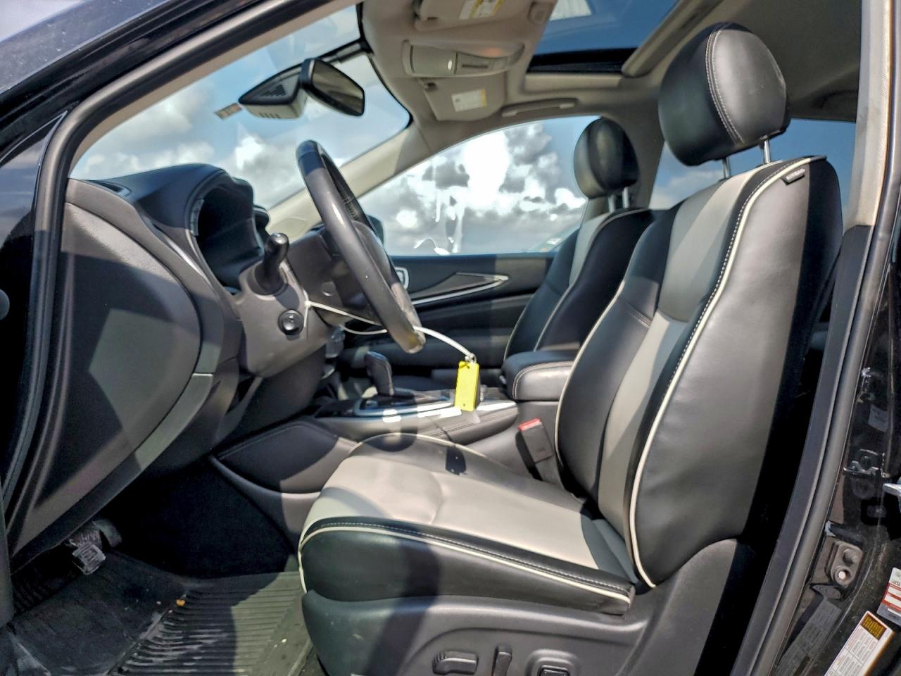 INFINITI Qx Luxe Image 14