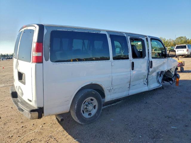 Chevrolet Express Image 5