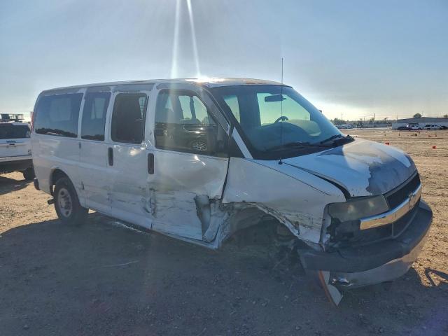 Chevrolet Express Image 3