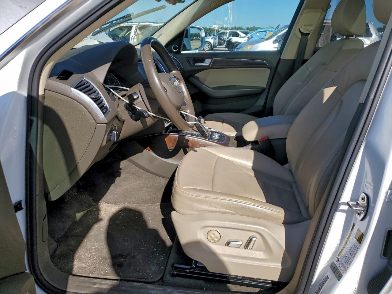 Audi Q5 Premium Plus Image 12