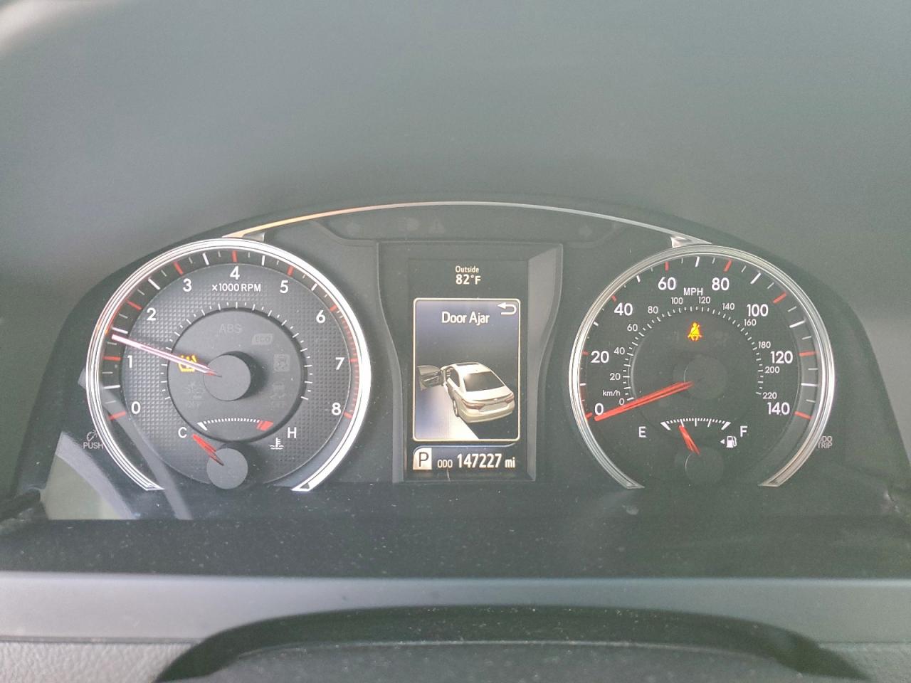 Toyota Camry Le Image 10