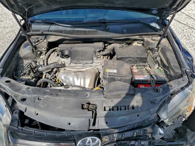 Toyota Camry Le Image 11