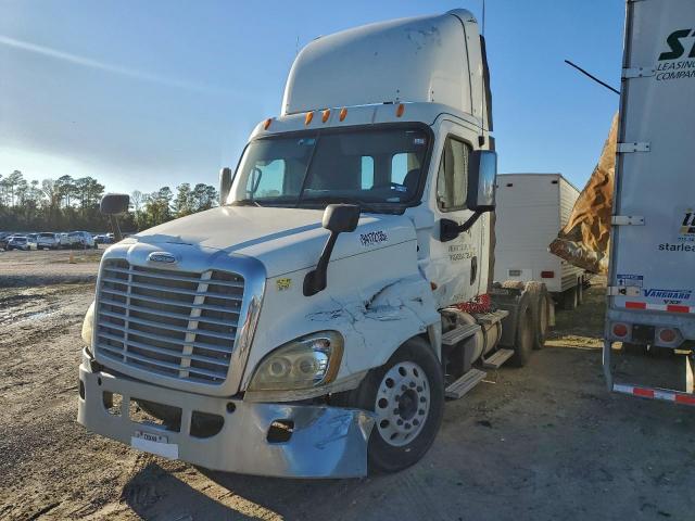 Freightliner Cascadia Image 9