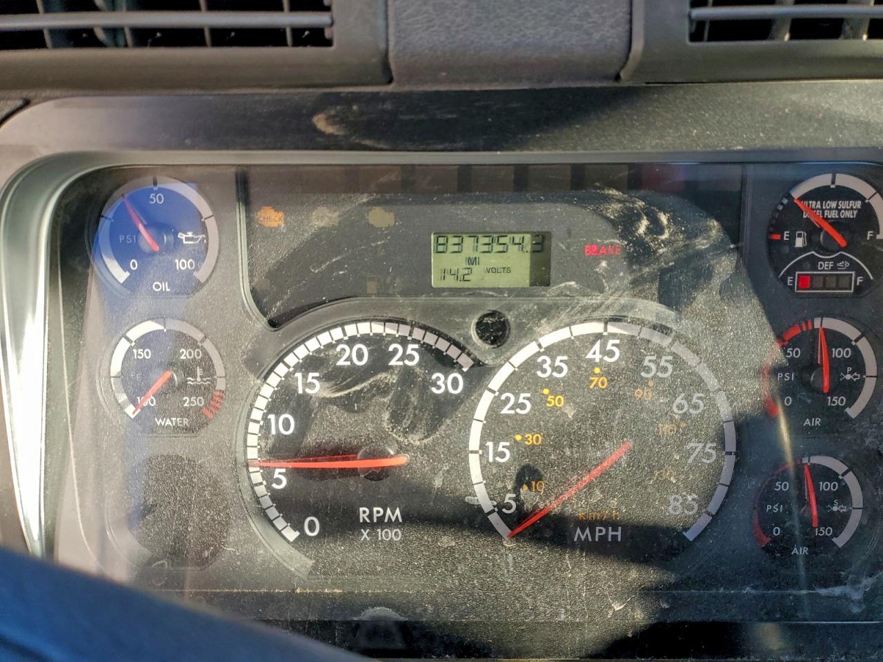 Freightliner Cascadia Image 10