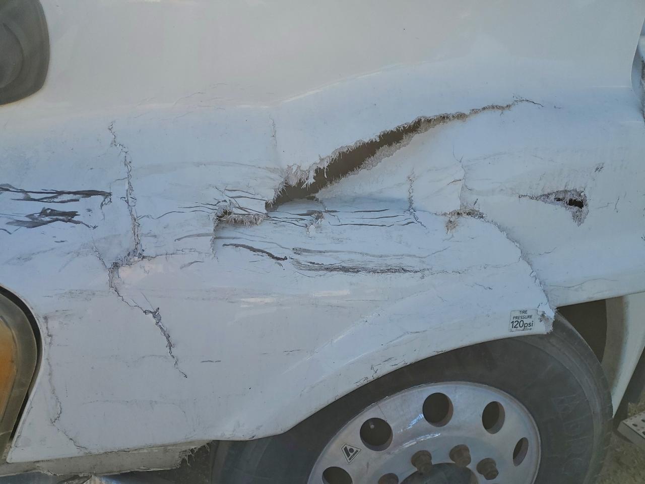 Freightliner Cascadia Image 8