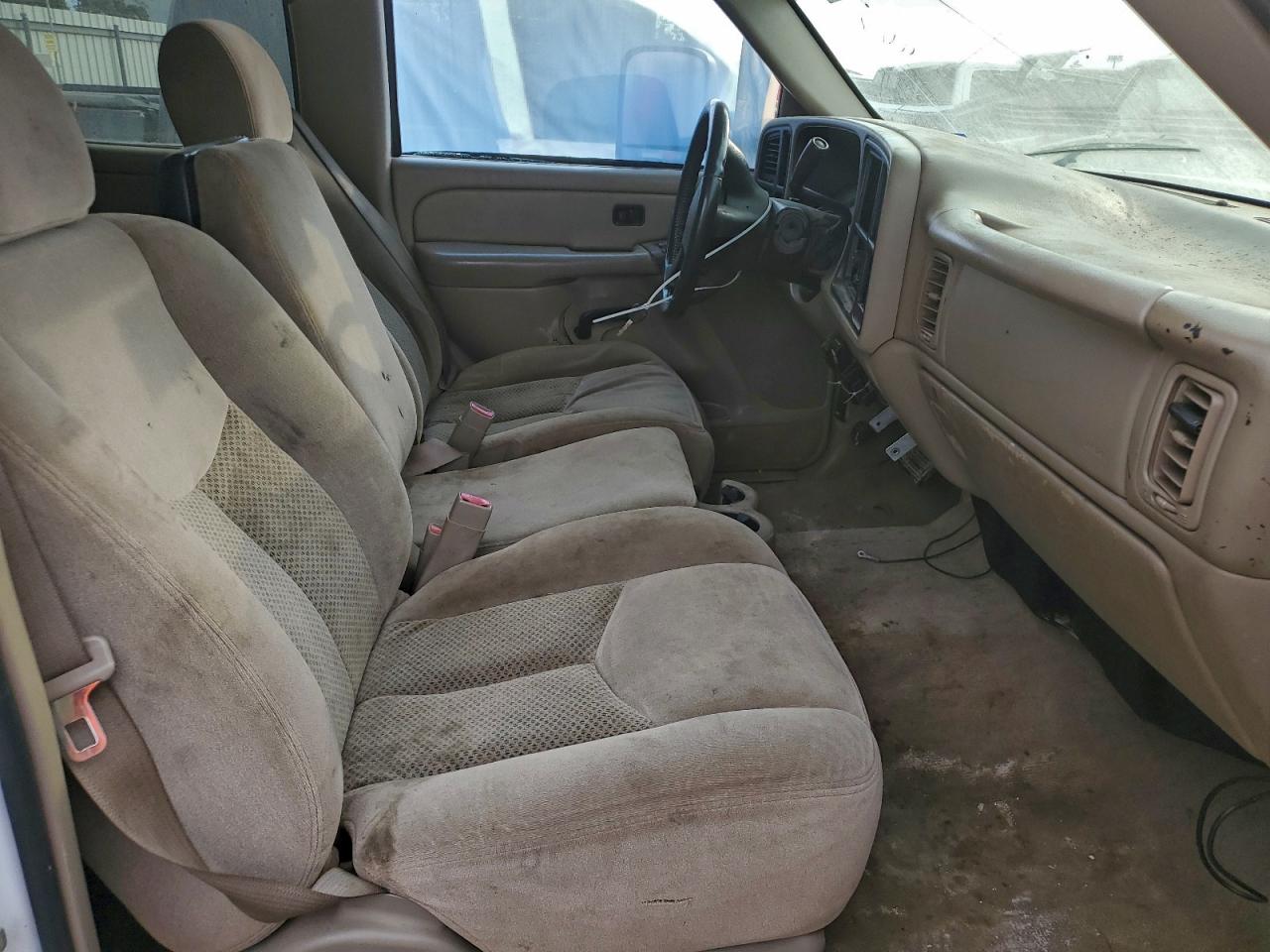 Chevrolet Silverado C2500 Heavy Duty Image 2