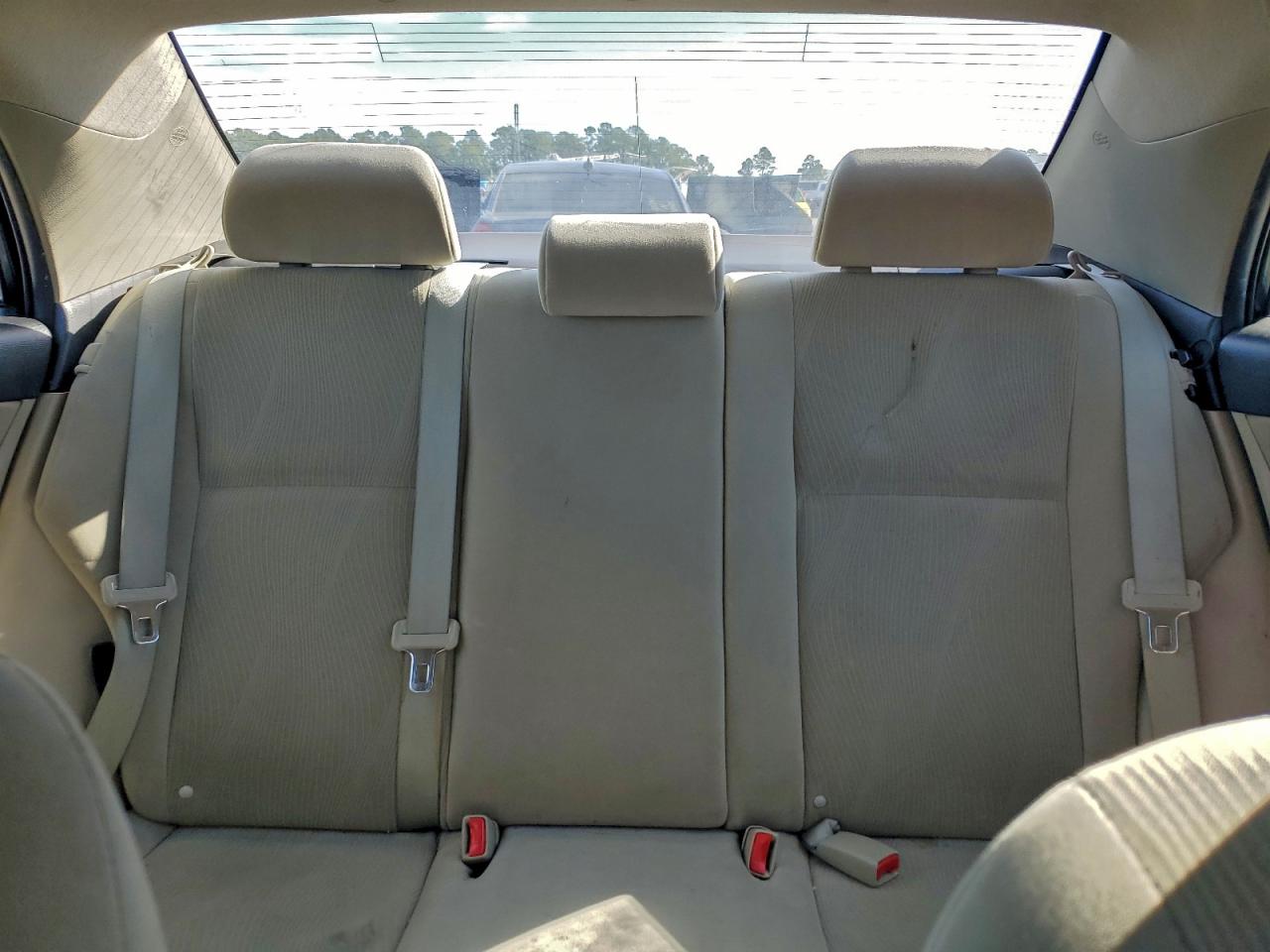 Toyota Corolla Base Image 8