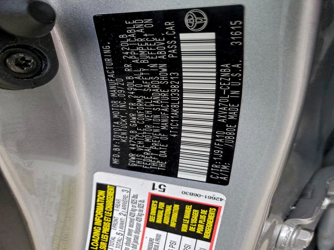 Toyota Camry Le Image 8