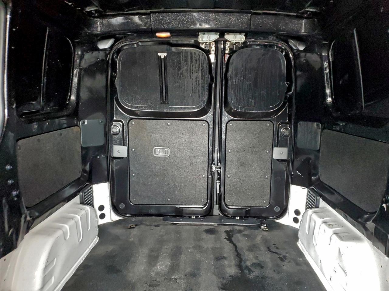 Nissan Nv 2.5s Image 10