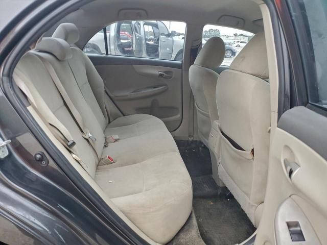 Toyota Corolla Base Image 7