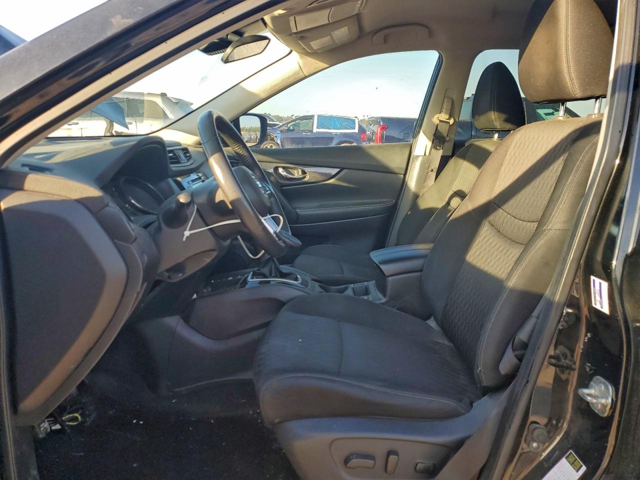 Nissan Rogue S Image 5