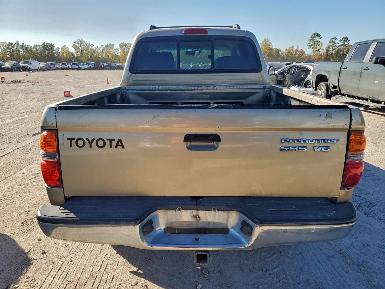 Toyota Tacoma Double Cab Prerunner Image 3