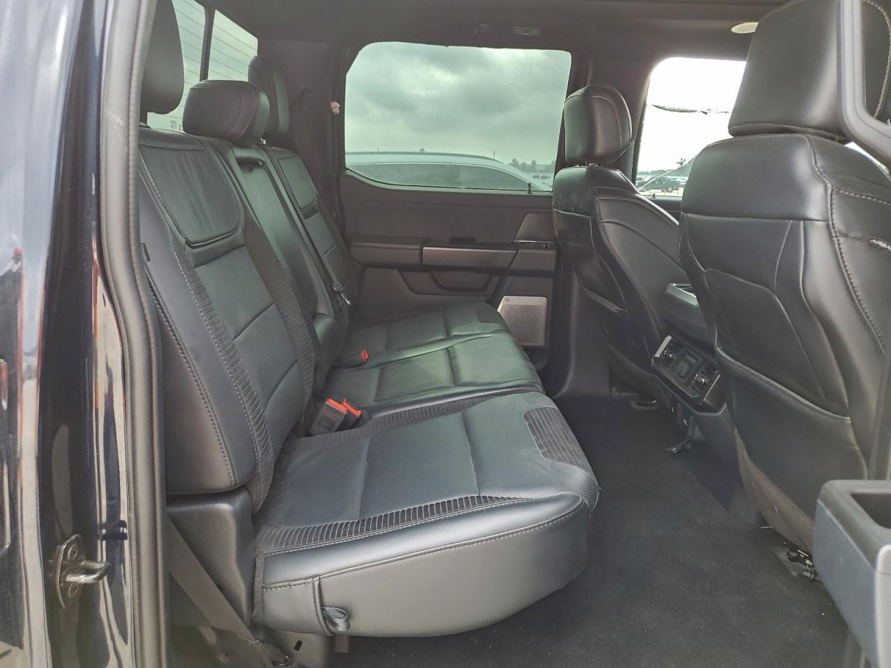 Ford F-150 Raptor Image 10