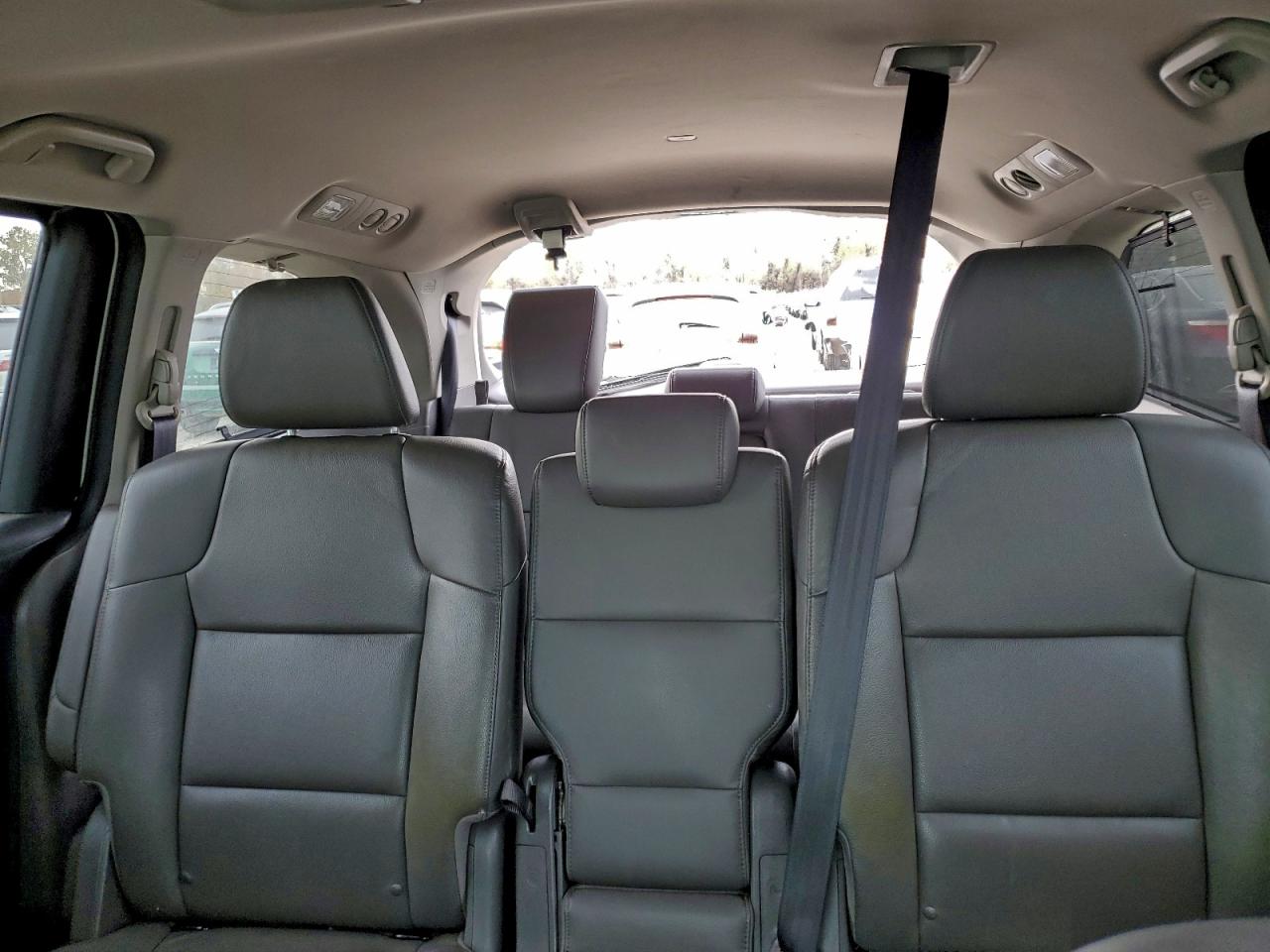 Honda Odyssey Touring Image 10