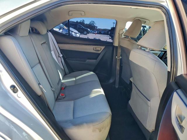 Toyota Corolla L Image 2