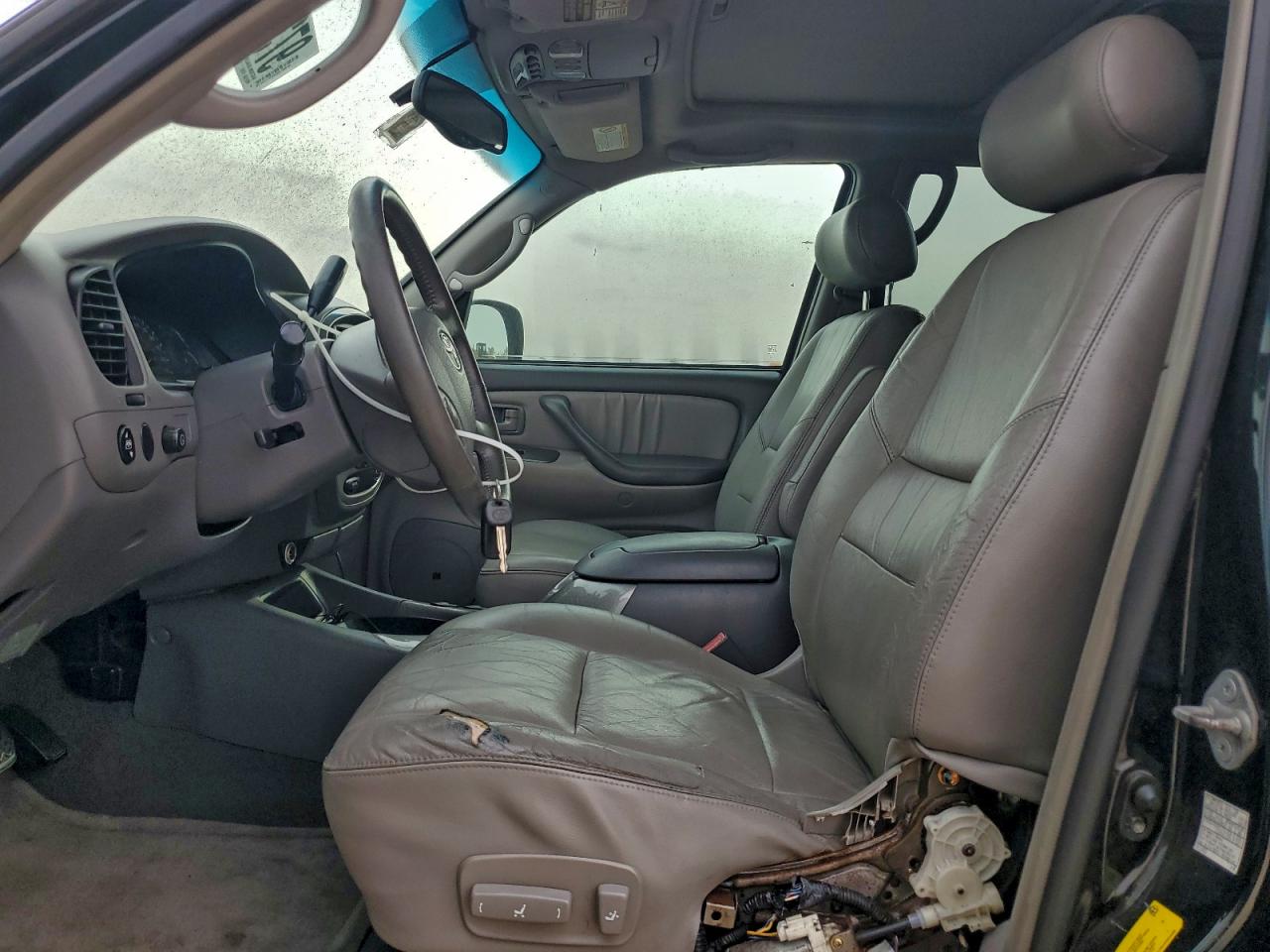 Toyota Sequoia Limited Image 5