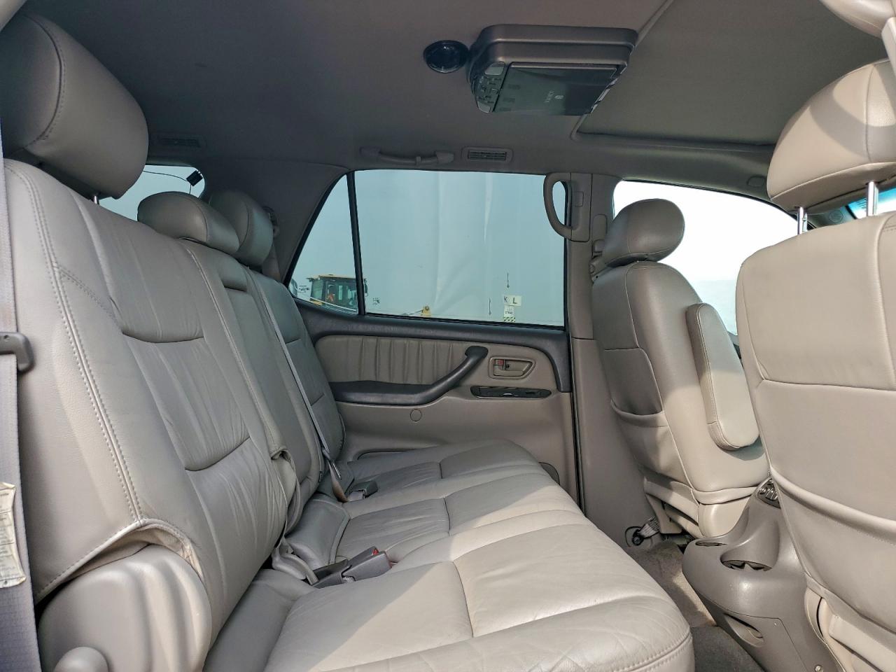 Toyota Sequoia Limited Image 12