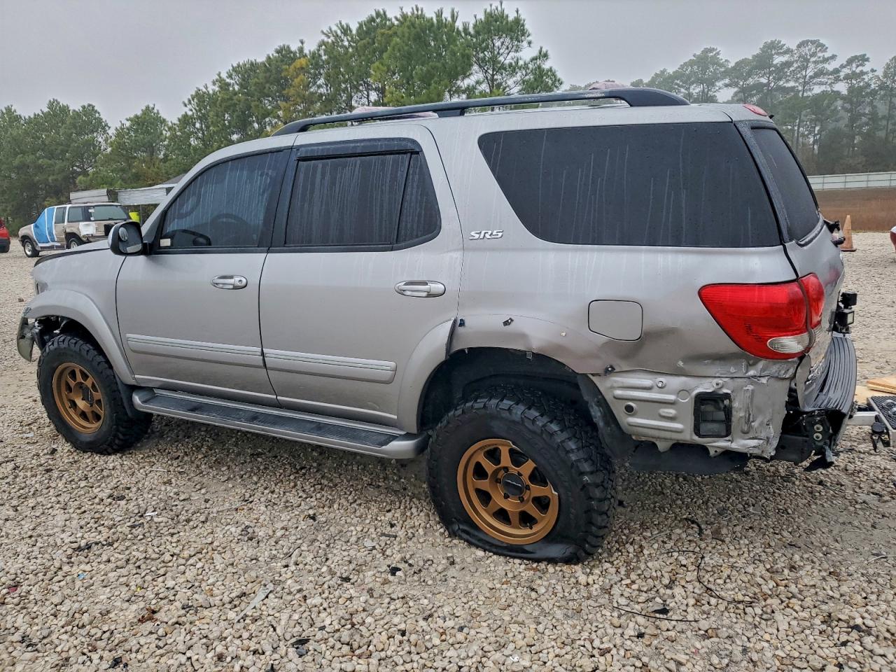 Toyota Sequoia Sr5 Image 3