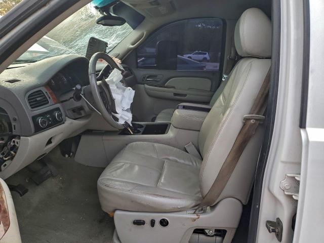 Chevrolet Silverado K2500 Heavy Duty Image 4