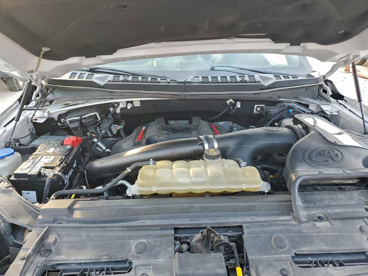 Ford F-150 Raptor Image 8