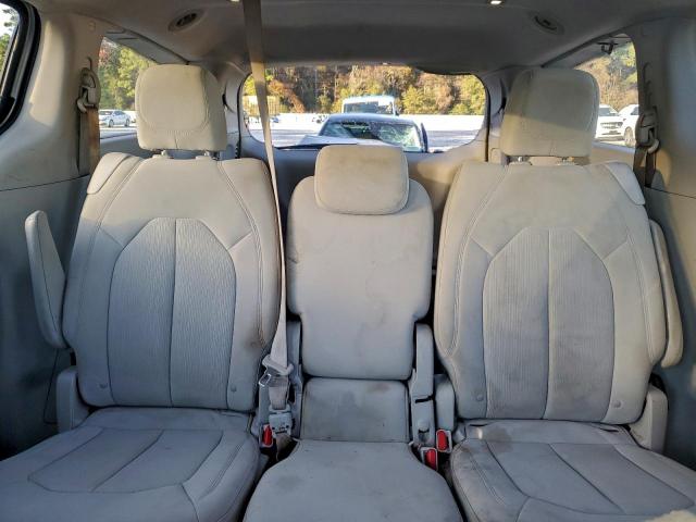 Chrysler Pacifica Touring Image 10