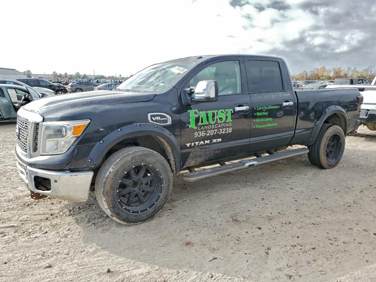 Nissan Titan Sl Image 1