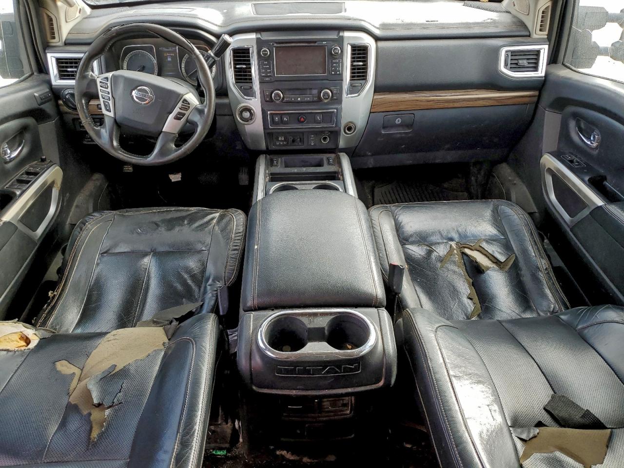 Nissan Titan Sl Image 3
