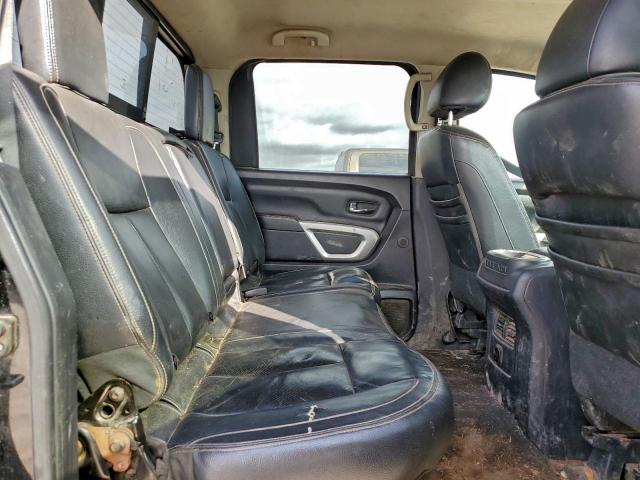 Nissan Titan Sl Image 12