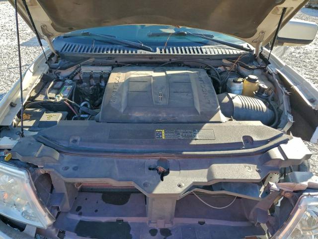 Lincoln Navigator Image 12