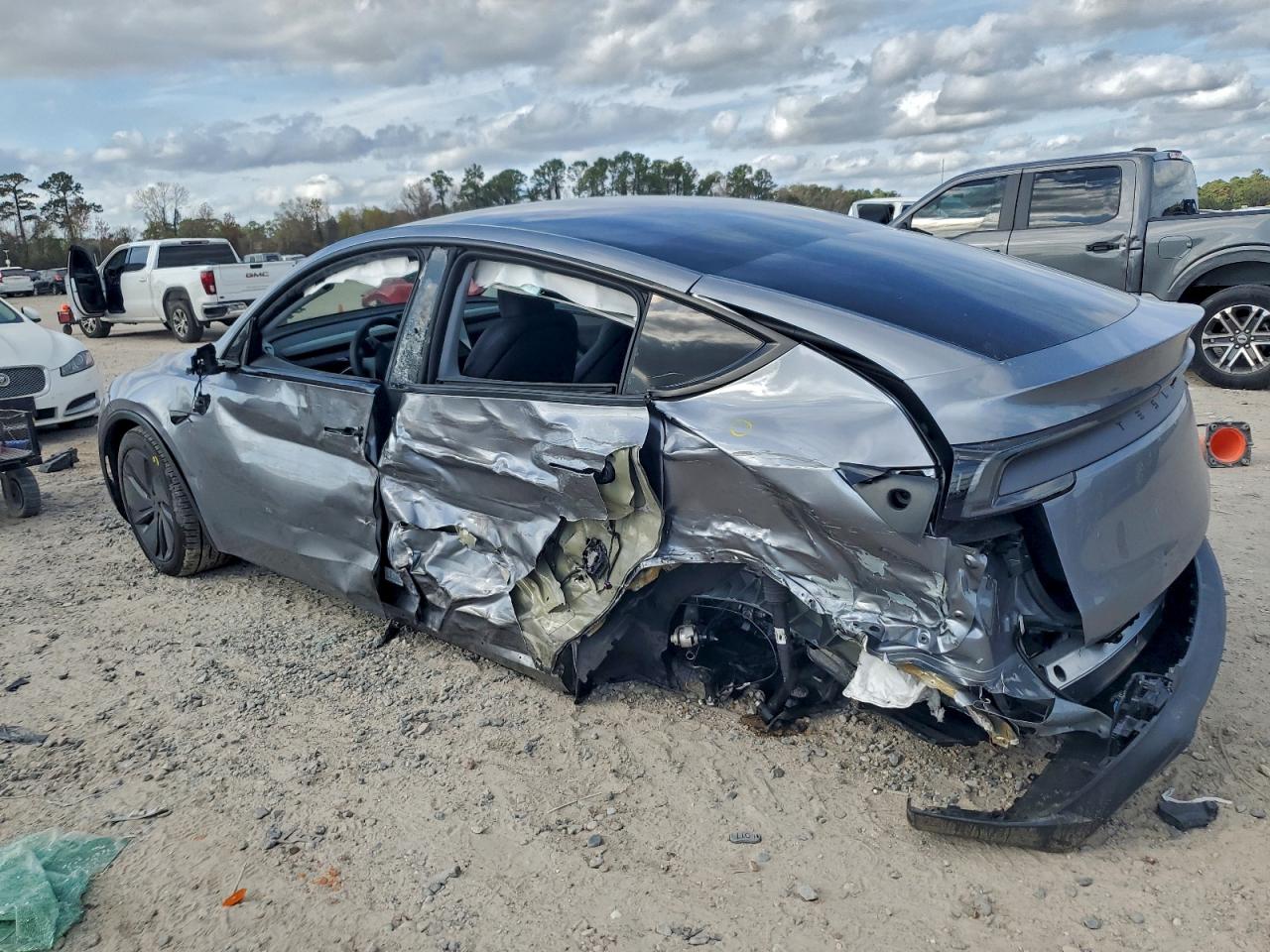 Tesla Model Y Image 5