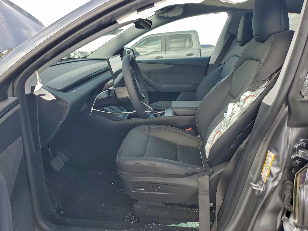 Tesla Model Y Image 6