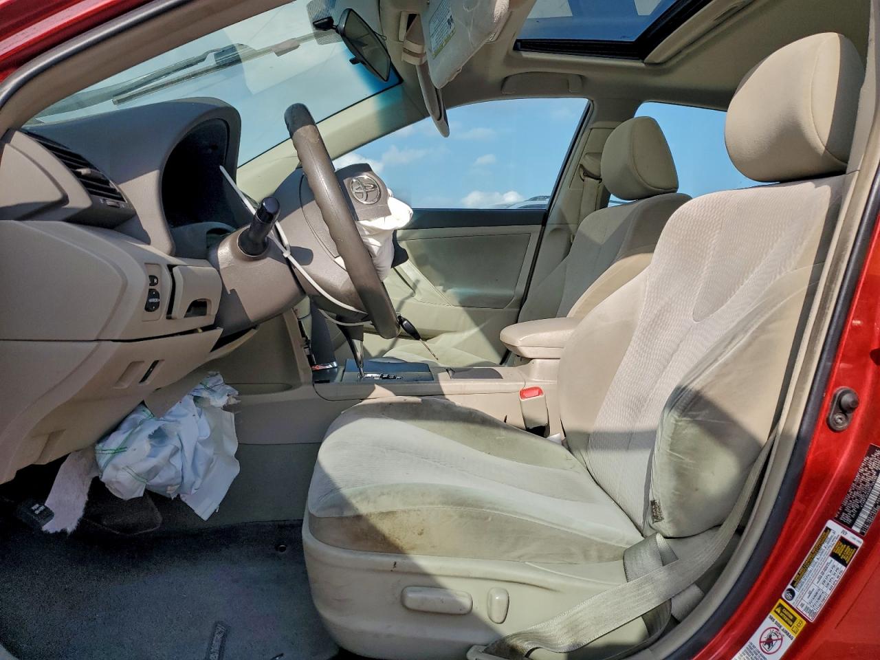 Toyota Camry Base Image 2