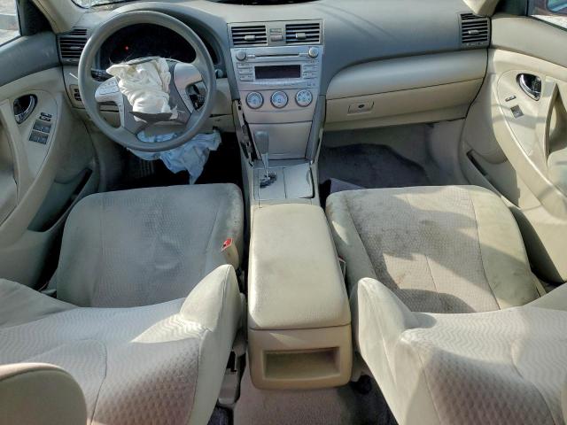 Toyota Camry Base Image 9