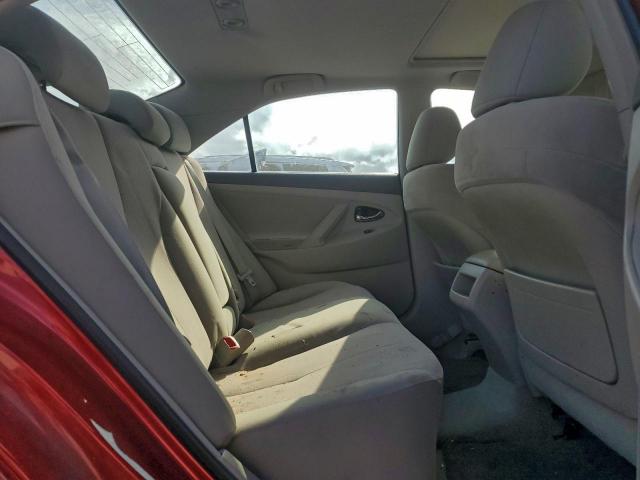 Toyota Camry Base Image 7