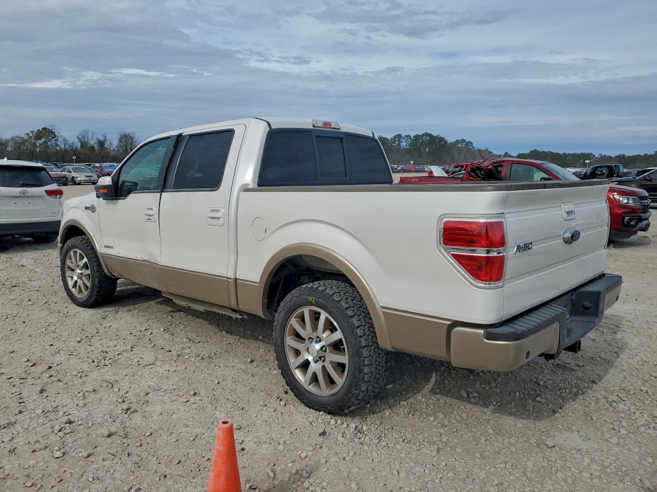 Ford F-150 Supercrew Image 12