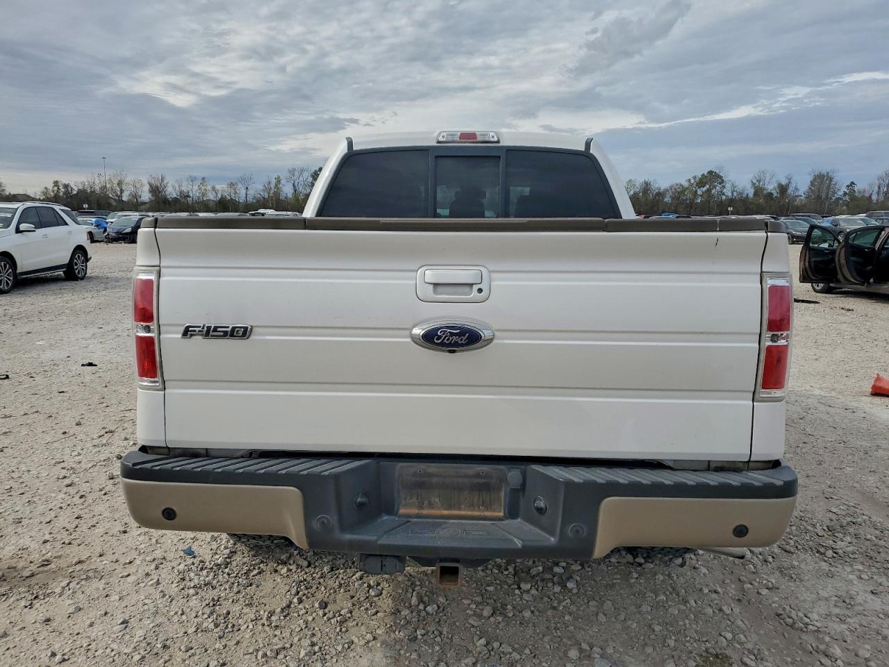 Ford F-150 Supercrew Image 10