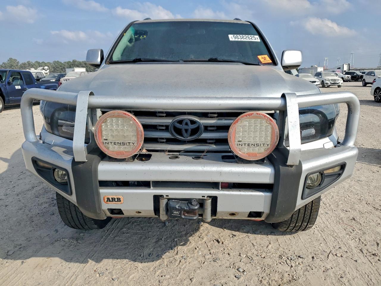 Toyota Land Cruis Image 6