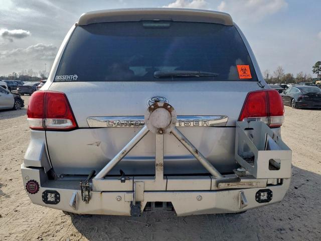 Toyota Land Cruis Image 7