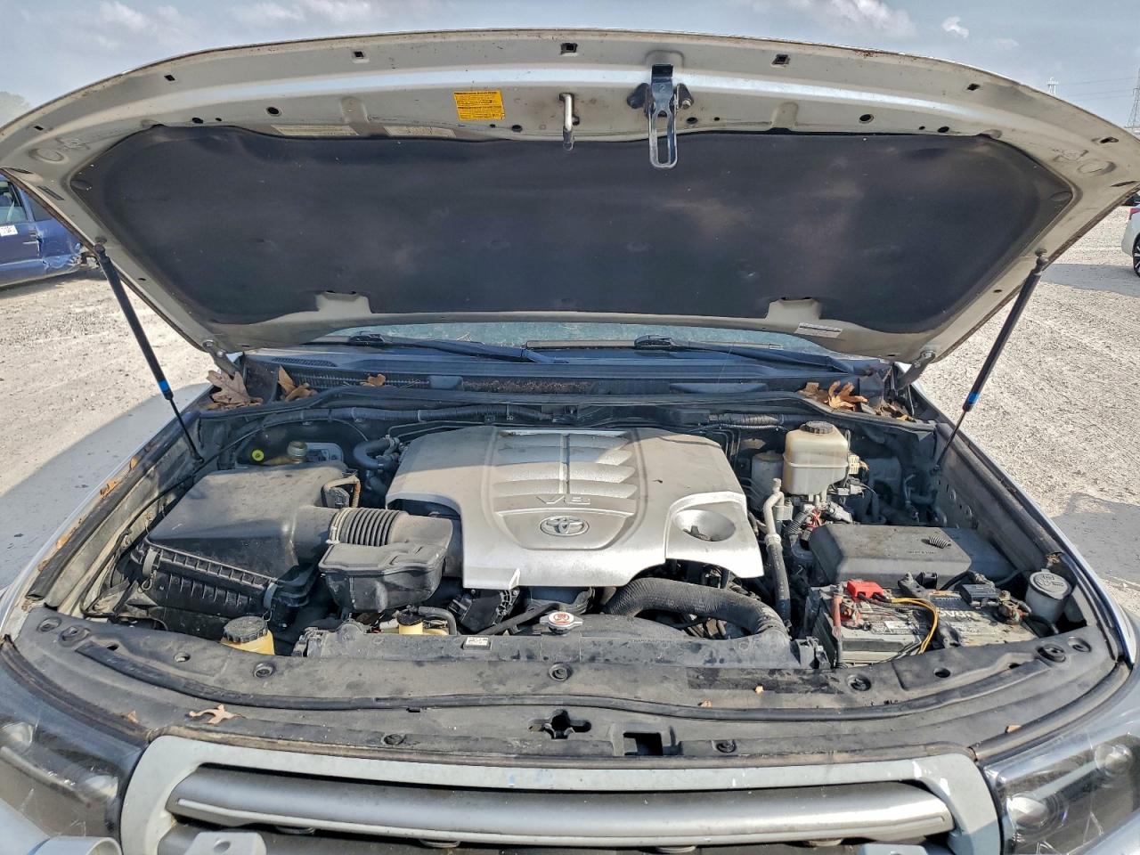 Toyota Land Cruis Image 12