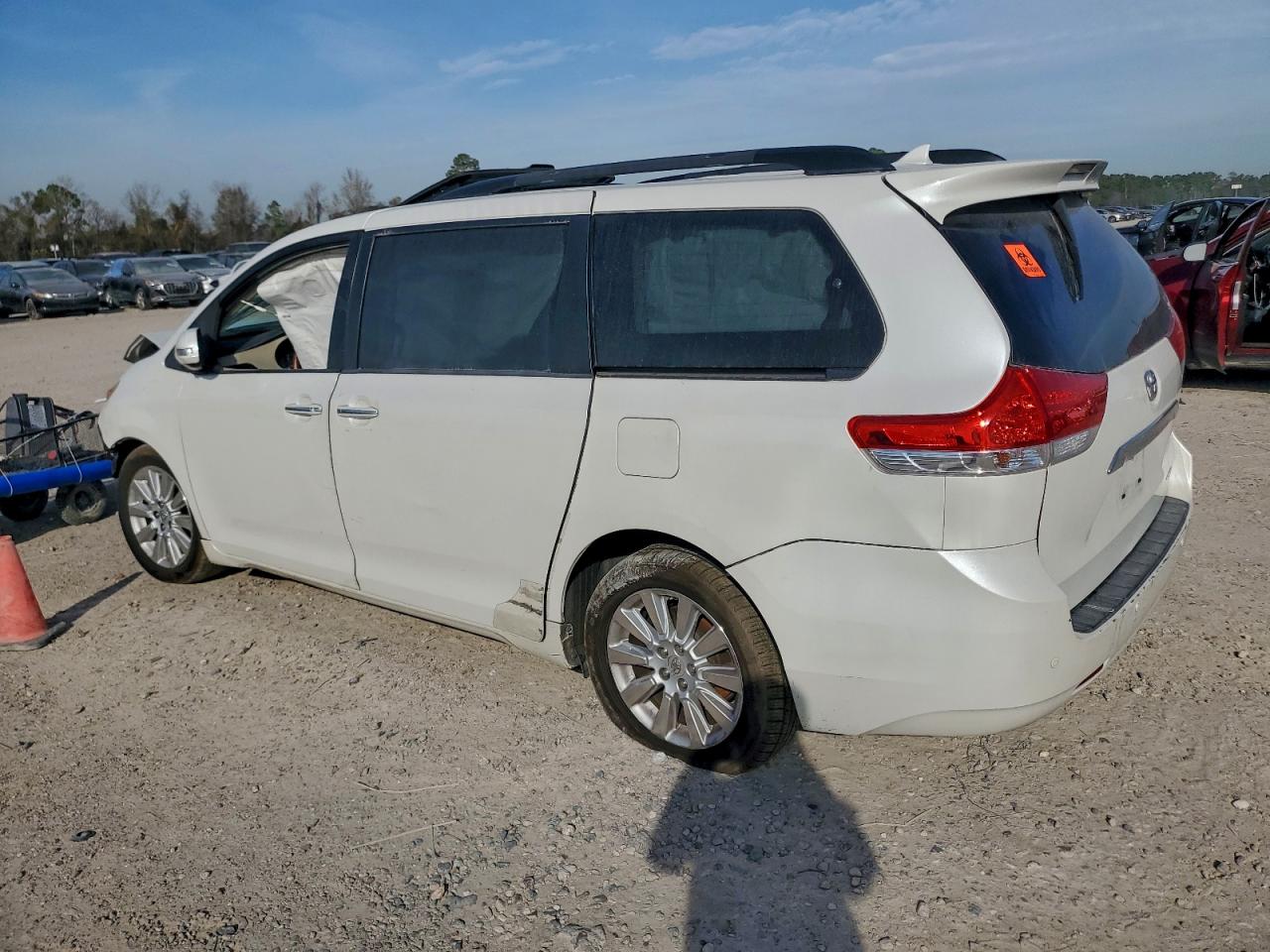 Toyota Sienna Xle Image 4