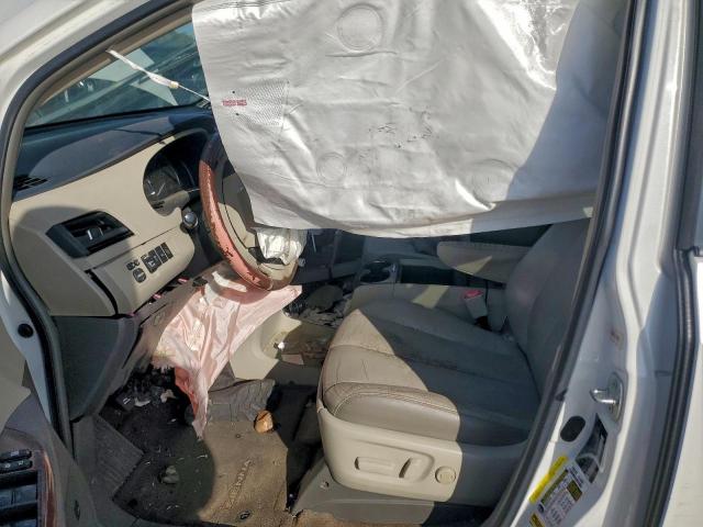 Toyota Sienna Xle Image 11