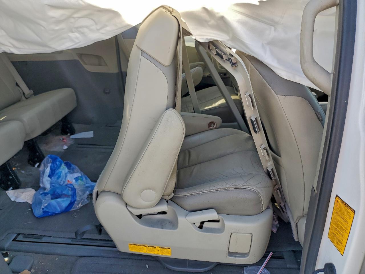 Toyota Sienna Xle Image 12